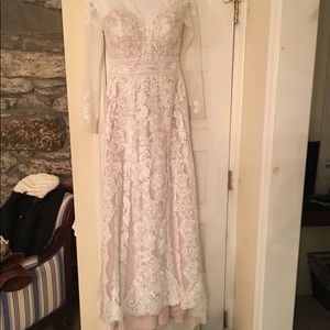 Long sleeve Lace Wedding Dress & matching veil